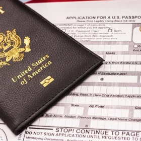 Mỹ tạm dừng xử lý hồ sơ đối với công dân của 19 quốc gia thuộc danh sách hạn chế