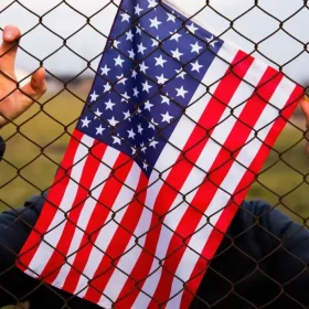 Mỹ dừng xét duyệt hồ sơ 75 quốc gia trong danh sách hạn chế